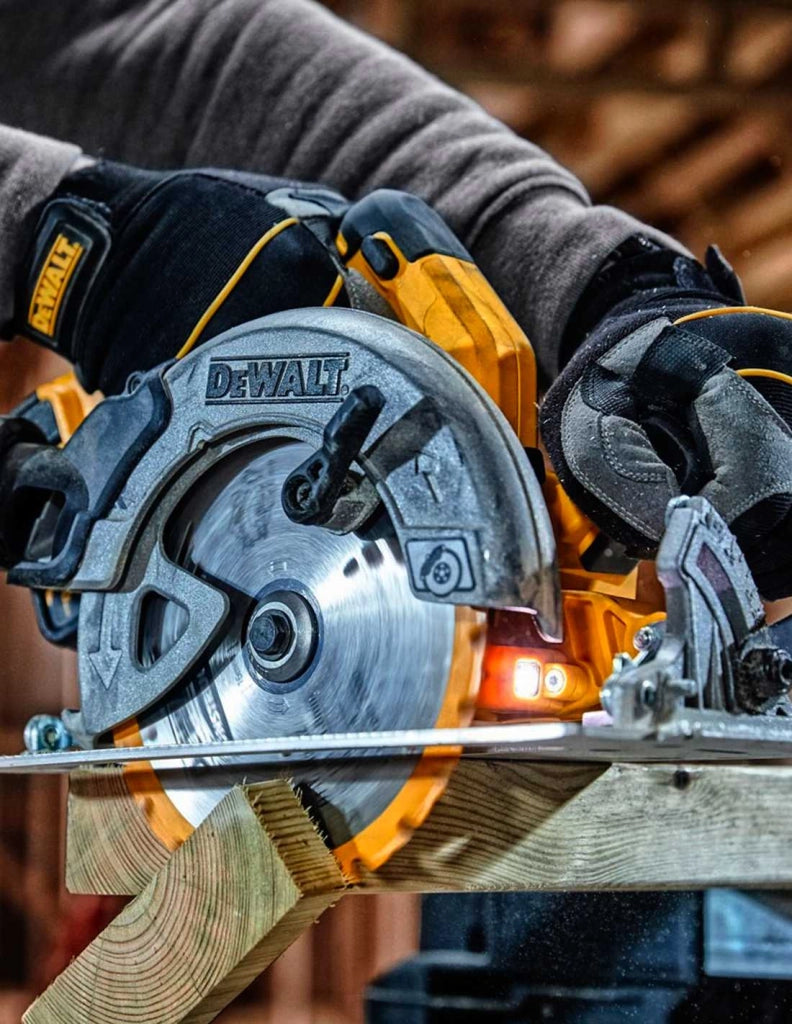 DeWALT Kit DCS570 + DCS334 (2 x 5,0 Ah + DCB115 + TSTAK II + TSTAK VI)