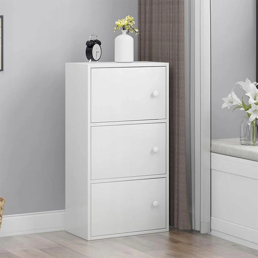 Moderno e capiente comò bianco in stile scandinavo loft retrò con ripiano