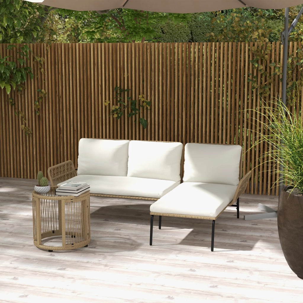 Set mobili da giardino in rattan con sdraio, tavolino, divano 2 posti e cuscini crema per terrazza e balcone