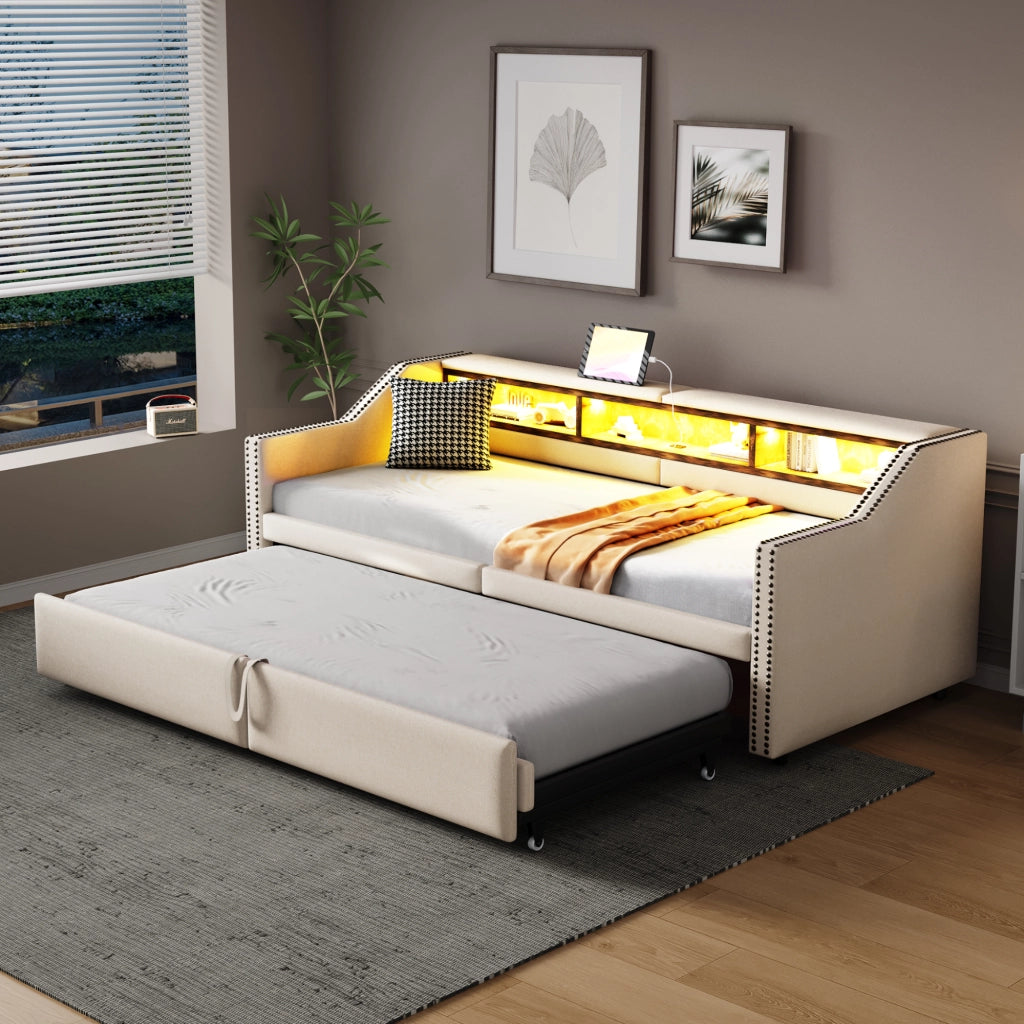 Divano letto imbottito estraibile con rete a doghe e due materassi a molle beige con LED e USB