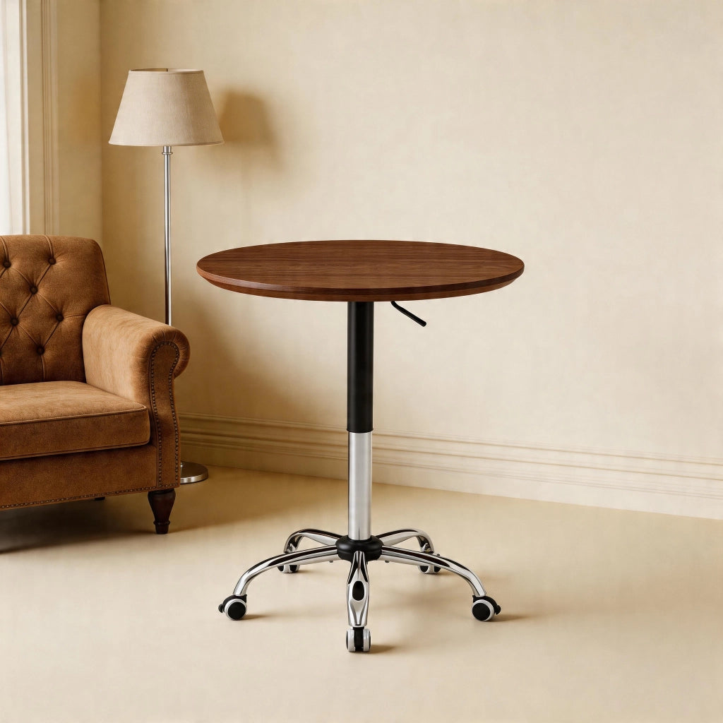 Tavolo alto regolabile con ruote base in metallo cromato piano in MDF effetto noce 70 × 70 × 73.5–98.5 cm