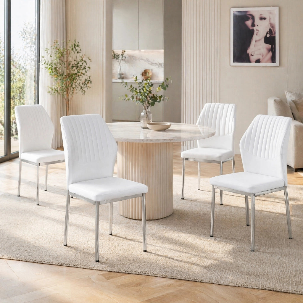 Set di 4 sedie da pranzo in similpelle bianca con gambe in metallo argento schienale a righe verticali alte 93 cm