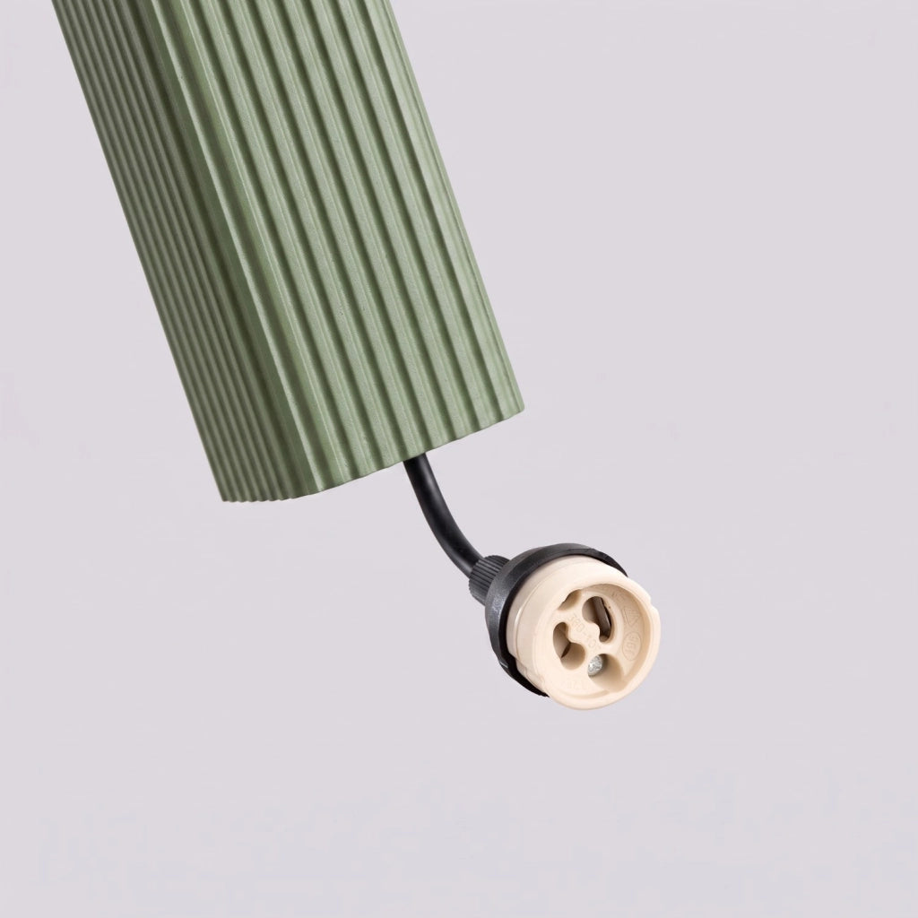 Lampada a sospensione RAYO 3L verde oliva