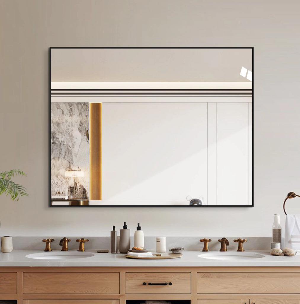 Specchio da bagno 70x90 cm con cornice in alluminio nero, montaggio orizzontale e verticale