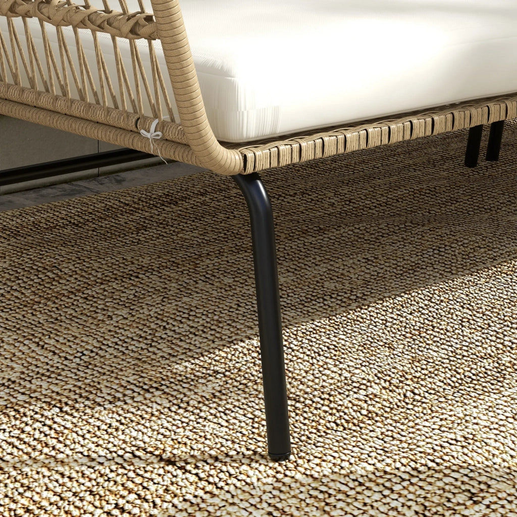Set mobili da giardino in rattan con sdraio, tavolino, divano 2 posti e cuscini crema per terrazza e balcone