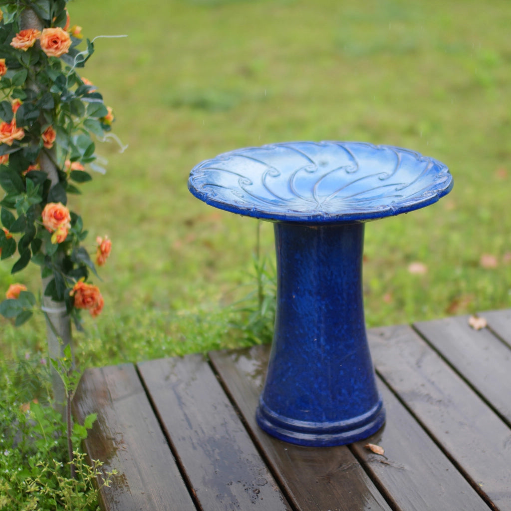 Bagno per uccelli in ceramica Ø 43 cm blu reale lucido con rilievo a spirale, resistente al gelo per giardino