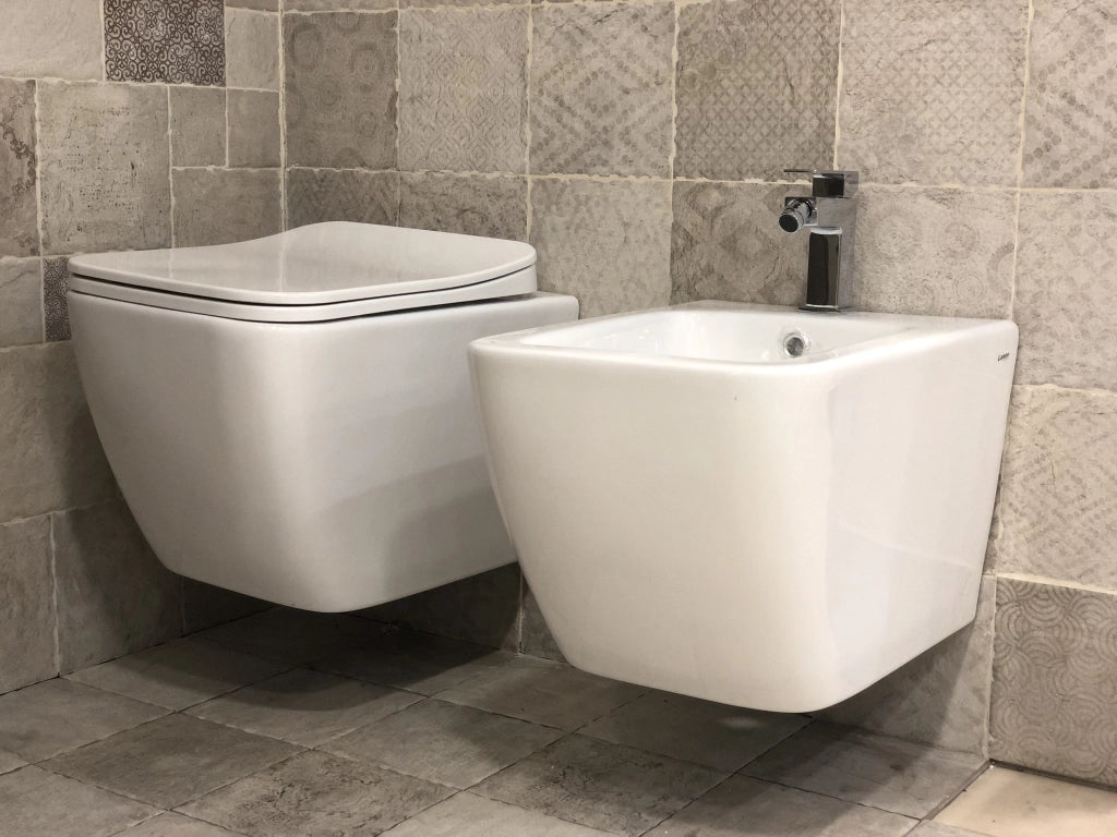 Coppia Sanitari Sospesi Rimless senza brida linea squadrata dimensioni ridotte coprivaso soft-close