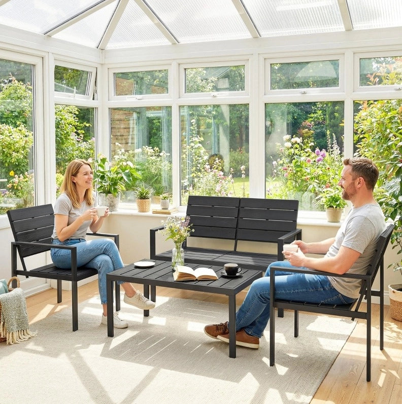 Set da giardino per 4 persone con divano 2 posti, 2 poltrone e tavolino in HDPE nero