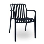 Sedia Iside da esterno in plastica nera comfort premium con braccioli