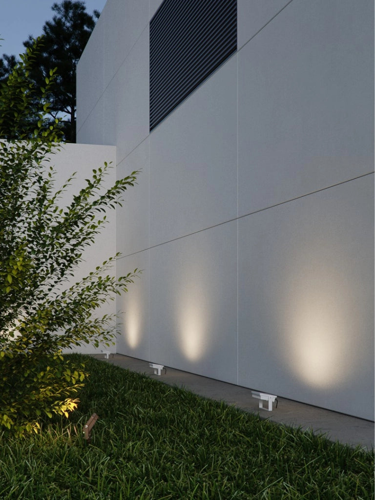 Proiettore LED da esterno Sky 30W con tecnologia Switch CCT 3000K/4000K/5000K, fascio 115º, finitura Nero Opaco - Beneito & Faure