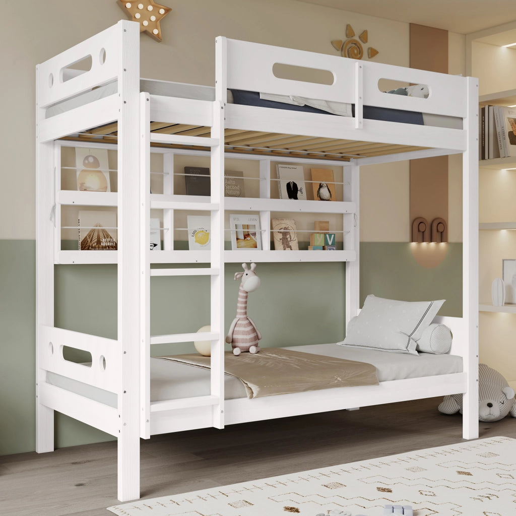Letto a castello 90x200 cm in legno bianco e naturale con ripiani laterali e scala