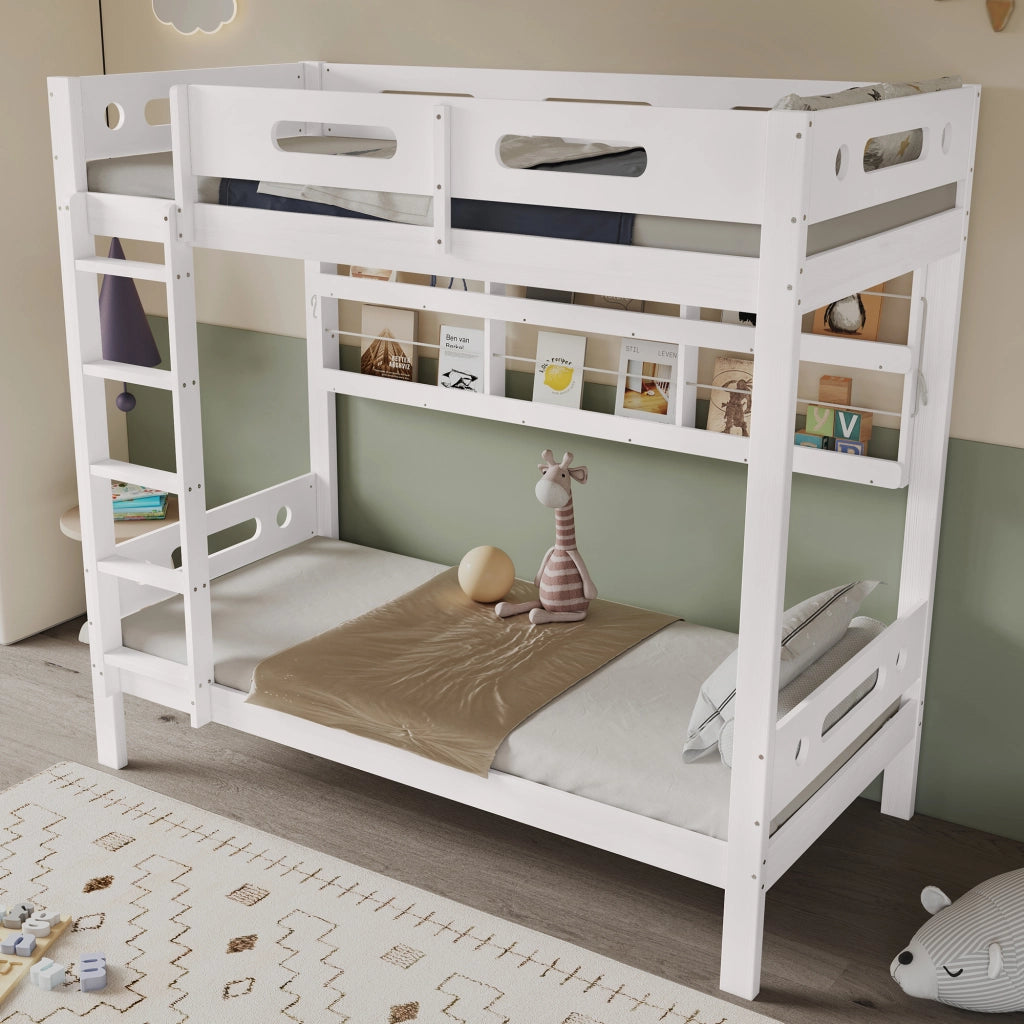 Letto a castello 90x200 cm in legno bianco e naturale con ripiani laterali e scala
