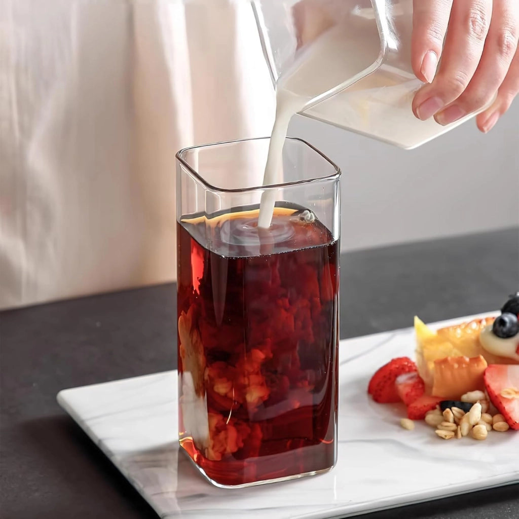 Set di 4 bicchieri da cocktail, capacità 400 ml, design elegante e sottile