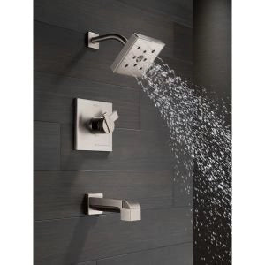 Kit per vasca e doccia, finitura nero opaco, con due manopole, in ottone