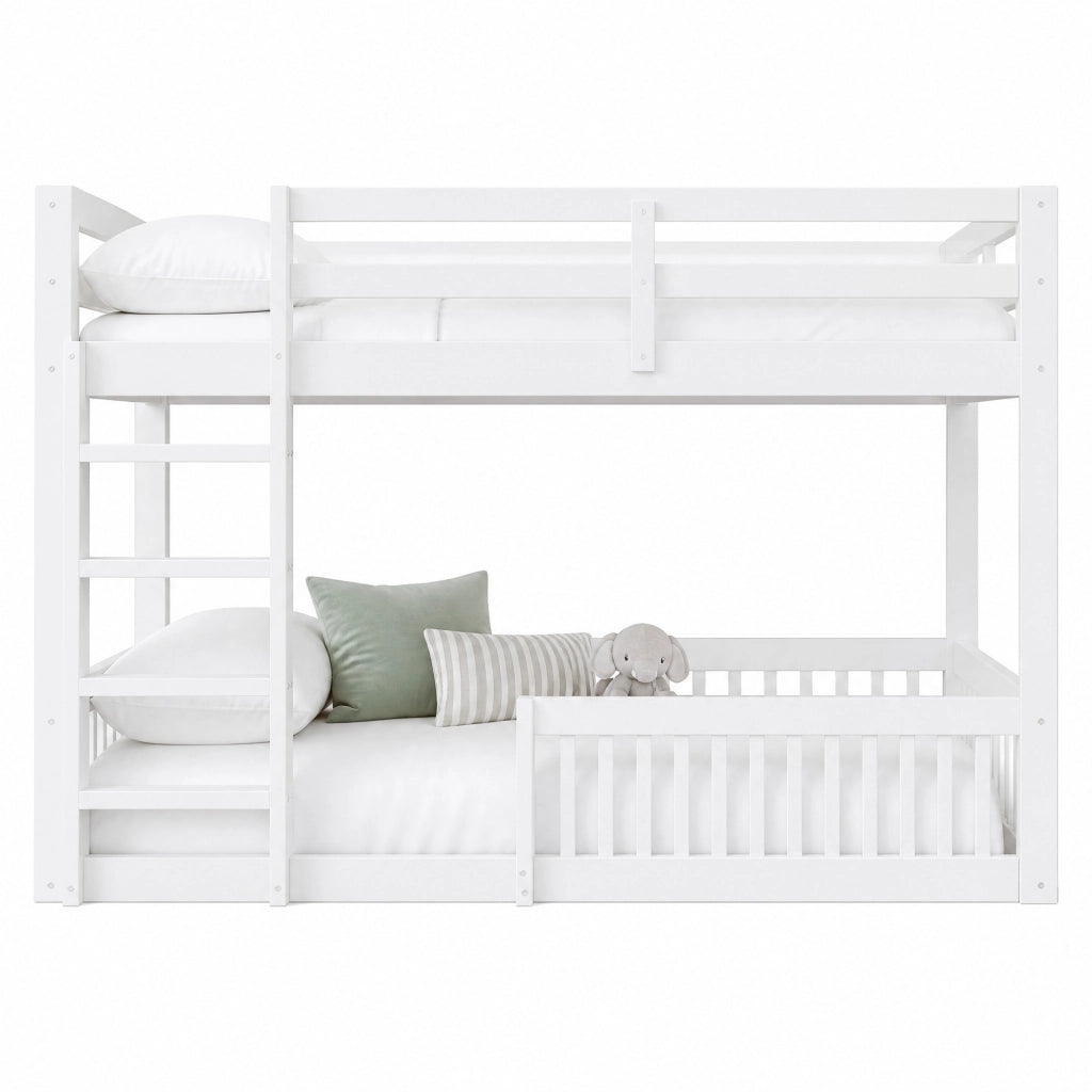 Letto a castello 160x200 cm bianco in pino e MDF con sponde