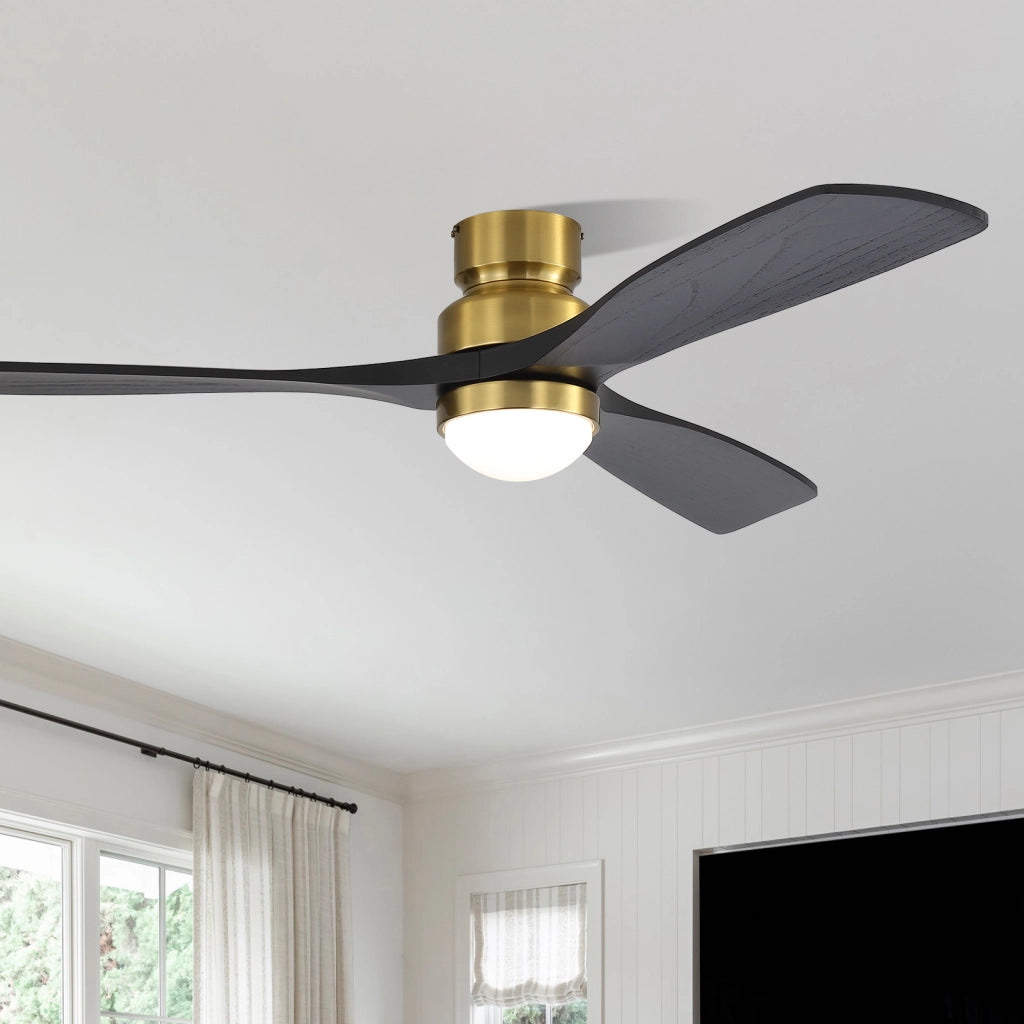 Ventilatore da soffitto con luce LED dimmerabile; motore DC reversibile; 6 velocità; telecomando e timer