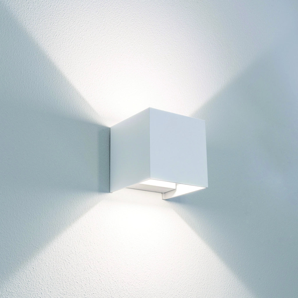 Century APPLIQUE BIDIREZIONALE QUADRATO A LED UP&DOWN+ 20 W-800 lm-3.000K/4.000K/6500K Col. Bianco