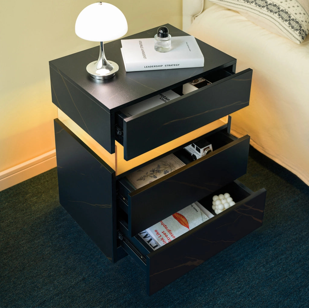 Comodino con LED RGB e 3 cassetti in legno ingegnerizzato nero e oro