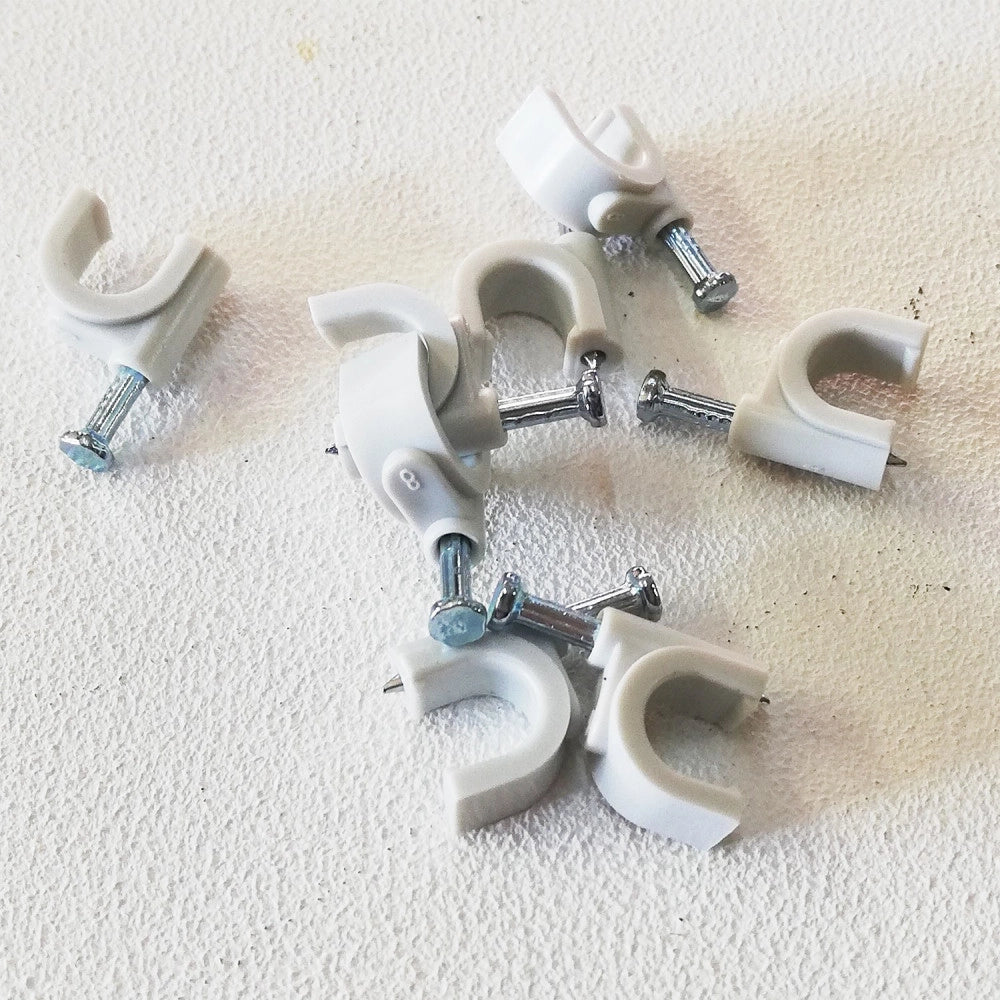Chiodini 3-4mm box da 100pz graffette fissacavo colore grigio ral 7035