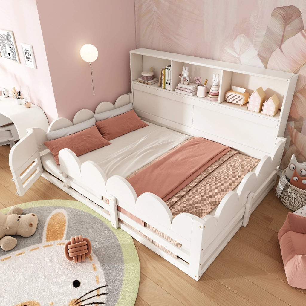 Letto per bambini a pavimento 140 × 200 cm con rete a doghe legno bianco con barriera e ripiano
