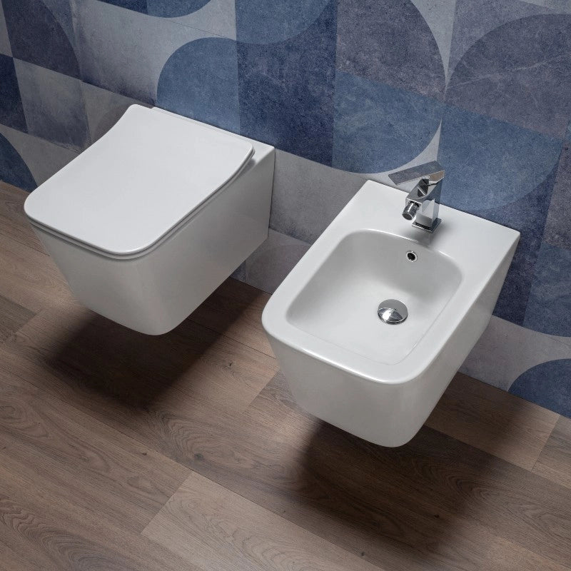 Sanitari Squadrati Sospesi Rimless a Risparmio Idrico con sedile