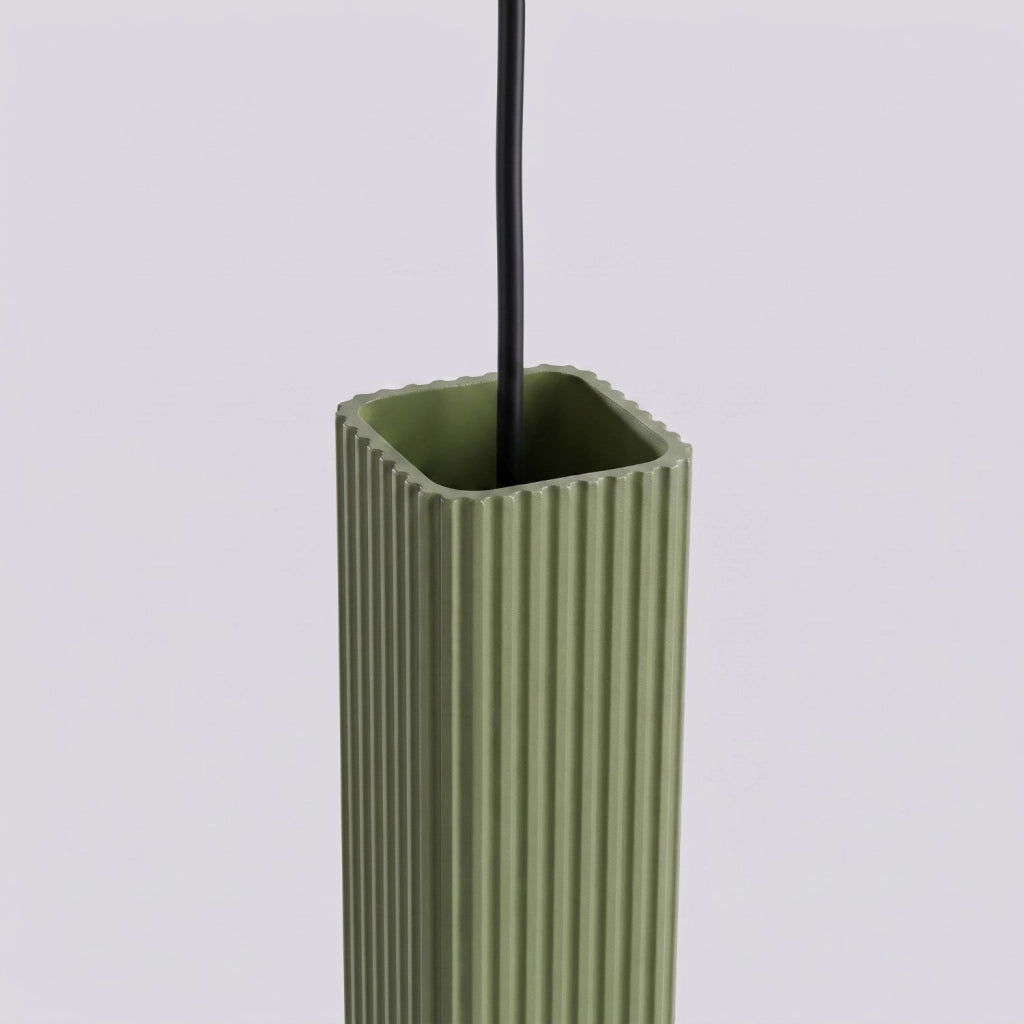 Lampada a sospensione RAYO 3L verde oliva