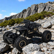 Auto radiocomandata 4x4 da arrampicata in lega