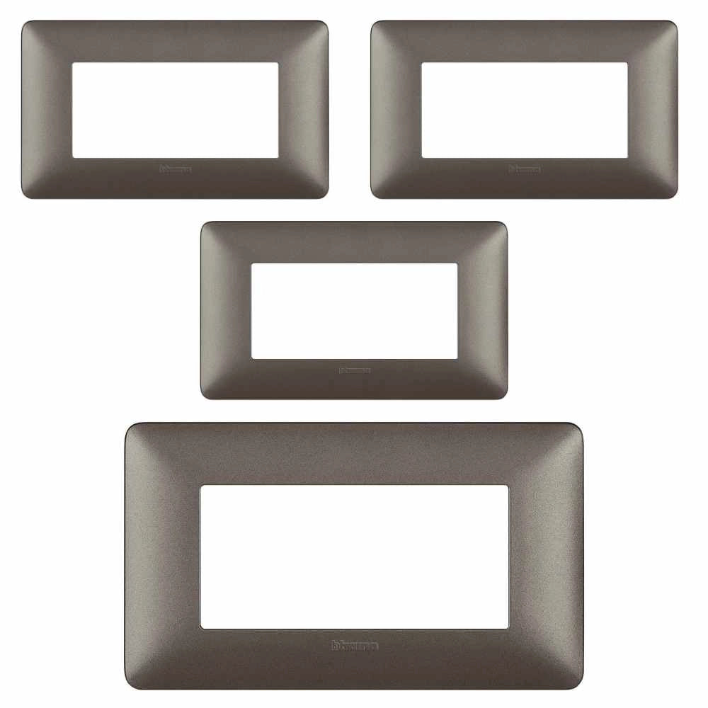 Bticino matix placca 4 posti tecnopolimero colorata am4804 pezzi 4 *** colore iron grigio scuro, confezione 1