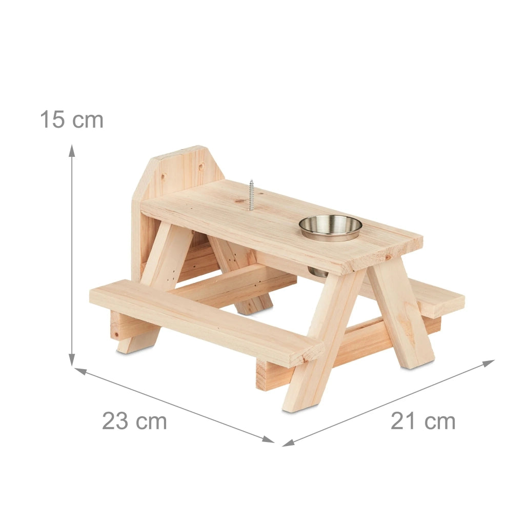 Mangiatoia decorativa per scoiattoli da giardino 30 x 20 x 15 cm con secchiello per l'acqua e 2 panche in legno marrone 13_0014050