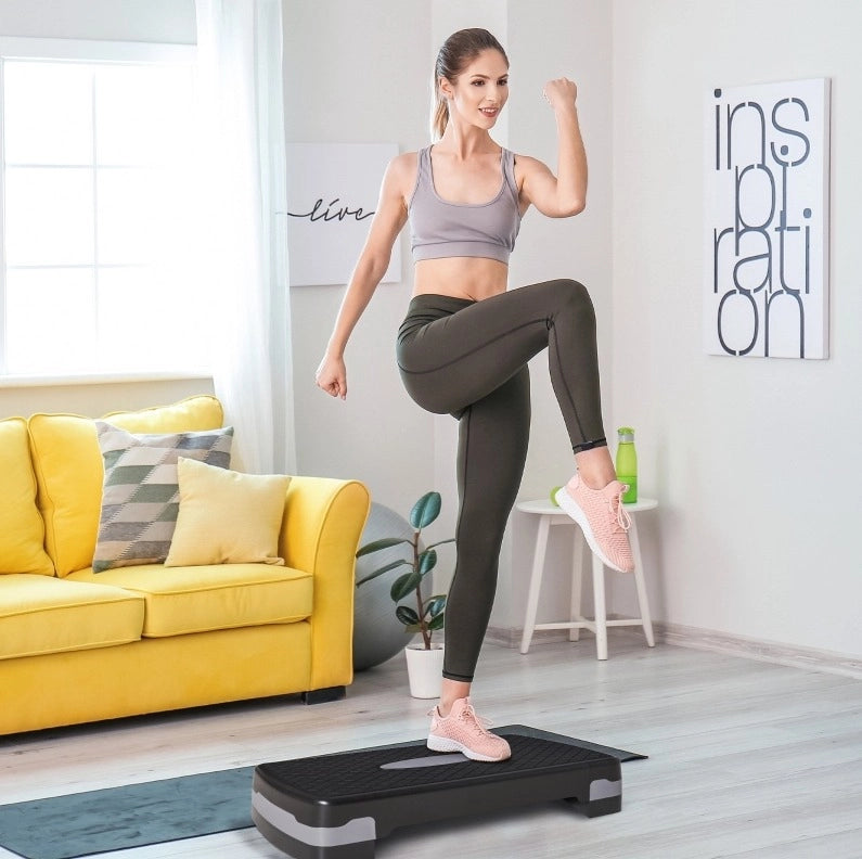 Step aerobica ULEVR regolabile in altezza 10/15 cm, superficie antiscivolo, nero, portata 150 kg