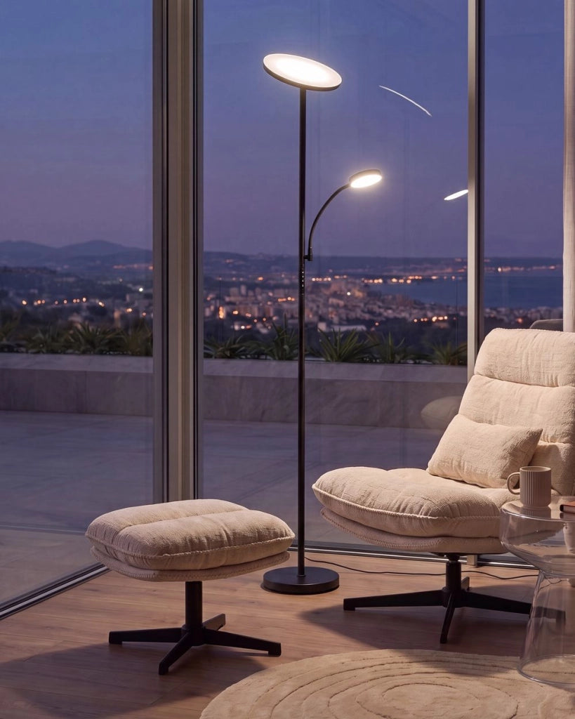 Lampada da terra a LED con base in metallo nera, dimmer e telecomando per ufficio in stile moderno