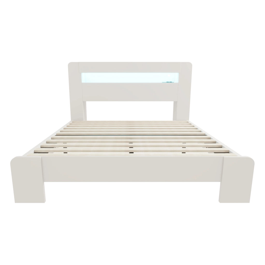 Letto 140x200 cm bianco con testiera a vani; LED e prese integrate