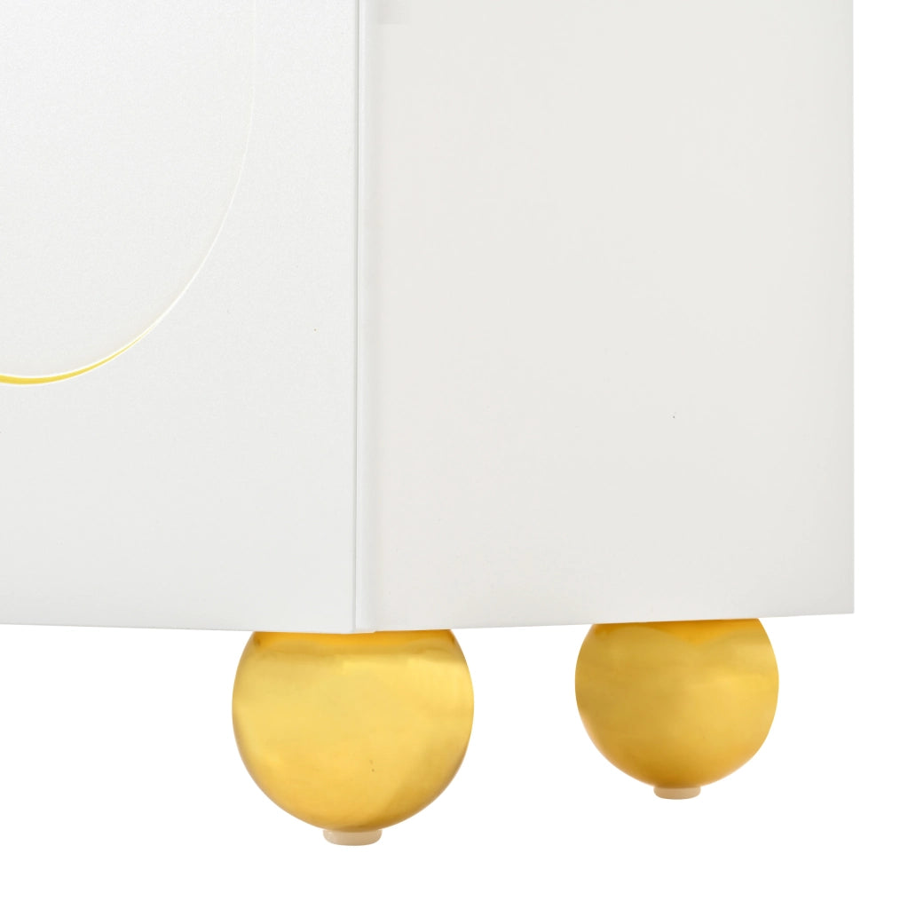 Credenza ULEVR 140x40x74 cm con 4 ante, ripiani interni e decoro ad arco dorato, bianca